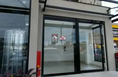 Sala comercial 31,20m² nova com wc, excelente localização no centro de caraguá