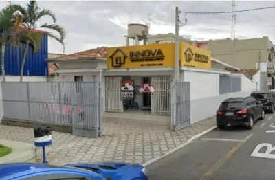 Casa comercial à venda no centro de caçapava 4 salas, recepção e 3 banheiros