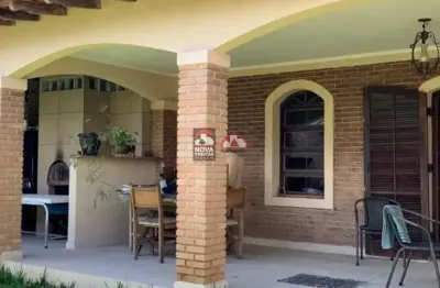 Oportunidade! casa térrea a 2 quadras da praia no bairro do indaiá.