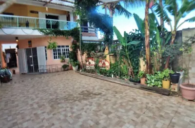 Sobrado à 250 metros da orla com 3 suítes na frente + sobrado 2 suítes no fundo na praia massaguaçú / caraguatatuba - são paulo