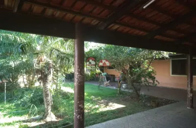 Vende-se casa no indaiá, com quintal grande e vaga coberta para três carros!