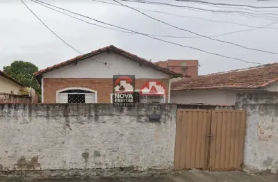 Casa | 2 dormitórios e 2 vagas em excelente bairro em lorena