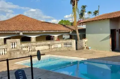 Casa com 3 quartos à venda na Rua Padre Estevão Maria, 242, Santana, Pindamonhangaba