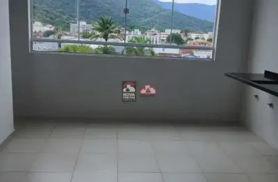 Belo apartamento novo, com localização privilegiada, no centro de ubatuba!! próximo as praias mais badaladas e ao itaguá!! financiamento direto com a construtora ou banco!! dispõe de sala de estar, co