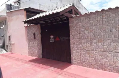 Sobrado à venda com 2 dormitórios na região central de caraguatatuba- sp