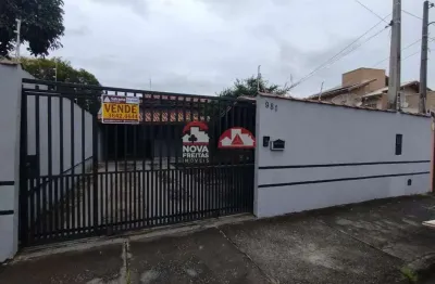 Casa com 3 quartos à venda na Rua Doutor Frederico Machado, 981, Parque São Domingos, Pindamonhangaba