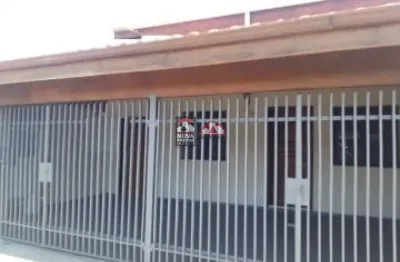 Casa com 2 quartos à venda na Rua Alcides Ferreira, 750, Parque São Domingos, Pindamonhangaba