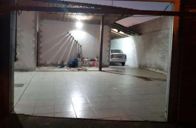 Casa ampla com excelente localização, região super valorizada!