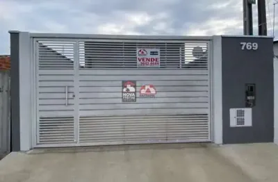 Excelente oportunidade de casa com 3 dormitórios, sendo 1 suíte e 2 vagas de garagem no mantiqueira!