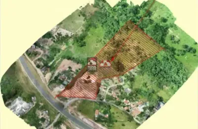 Terreno com localização estratégica para construir ou investir!