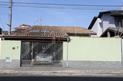Casa com 3 quartos à venda na Rua Francisco Ademar Fonseca, 105, Vila Suiça, Pindamonhangaba