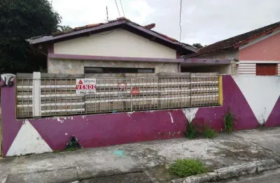 Casa com amplo terreno de 420m² ? 3 dormitórios e excelente potencial!