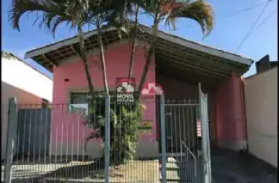 Casa | amplo terreno 299m² e 144m² construídos em excelente bairro!