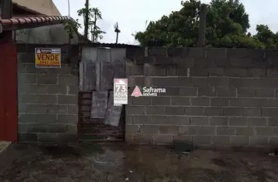 Terreno espaçoso de 330m² com localização estratégica para residencial ou comercial!