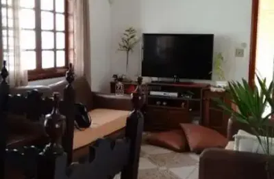Casa com 3 quartos à venda na Rua Doutor Álvaro Leme Celidônio, s/n, Quadra Coberta, Pindamonhangaba