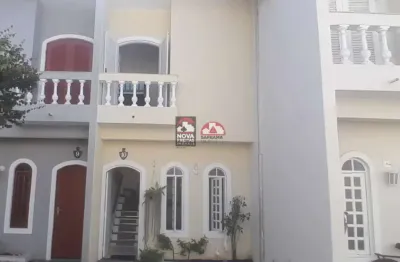 Sobrado em condomínio com 2 dormitórios 2 banheiros a venda na prainha - 450 metros da praia