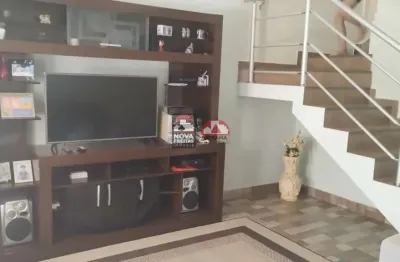 Casa com 2 quartos à venda na Avenida Getúlio Dorneles Vargas, Sobrado, 2170, Jardim Califórnia, Jacareí