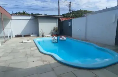 Casa ampla recém-reformada a 900m da praia martim de sá  caraguatatuba