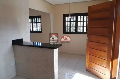 Aluga-se casa com 2 dormitórios no jardim primavera (centro)