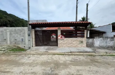 Aluga-se casa com piscina no massaguaçu  praia da cocanha, caraguatatuba