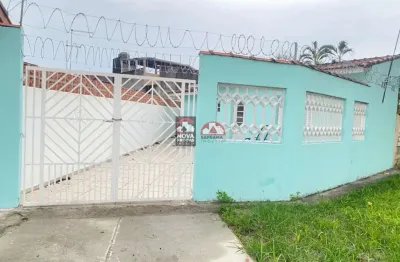 Casa com 1 quarto para alugar na Rua Mathias De Albuquerque, Casa 3, 199, Praia Aruan, Caraguatatuba