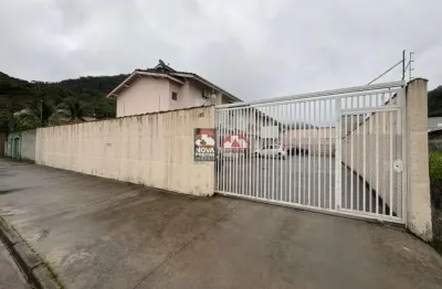 Sobrado para locação - 2 dormitórios - bairro cidade jardim - caraguatatuba