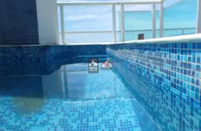 Luxuosa cobertura duplex com piscina privativa e vista deslumbrante