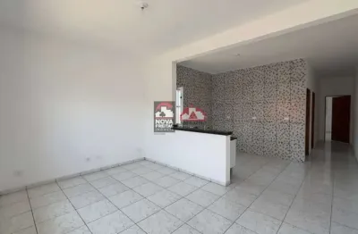 Casa com 2 quartos para alugar na Rua Alcides Timóteo Ferreira dos Santos, 373, Residencial Mantiqueira, Pindamonhangaba