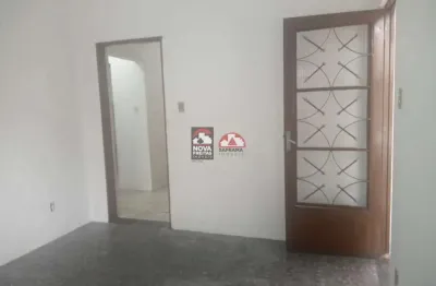 Oportunidade! casa + 2 salões comerciais à venda no araretama!