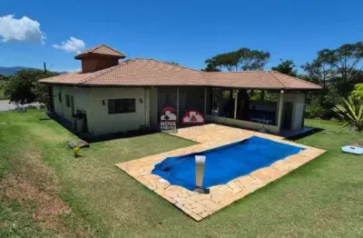 Casa de esquina com vista privilegiada no Colinas do Parahyba