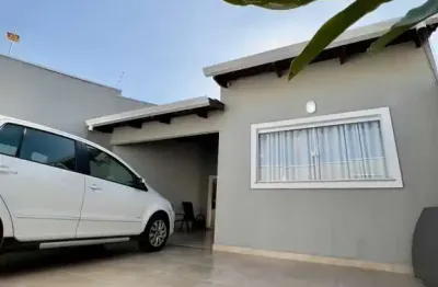 Casa à venda em jardim atlântico, goiânia: 210m², 3 quartos, 1 suíte, 2 banheiros por r$589.000.