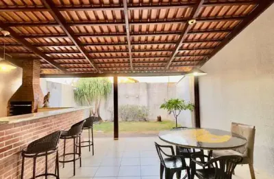 Casa à venda no jardim atlântico, 239m², 3 quartos, 1 suíte, 3 banheiros. valor: r$ 720.000.