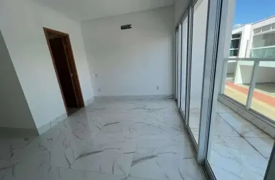 Condomínio gran poeme  pertinho do flamboyant   154m2 de construção  142m2 de lote  41 m2 de quintal  4 suítes plenas  02 vagas de garagem  escaninho  preparação de aquecimento solar  toda no porcelan