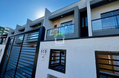 Casa à venda na Rua Pavão, 659, Costa e Silva, Joinville