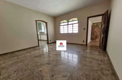 Casa em belo horizonte (castelo) — 360 m² de área construída, 420 m² de terreno, 4 quartos e 2 suítes