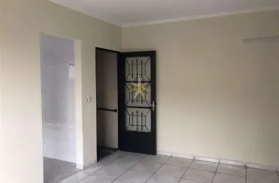 Casa com 2 quartos para alugar no Jardim Eliane, São Paulo 