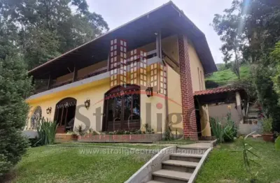 C504 casa ampla com 4 quartos a 8 km do centro da cidade, nova friburgo-rj