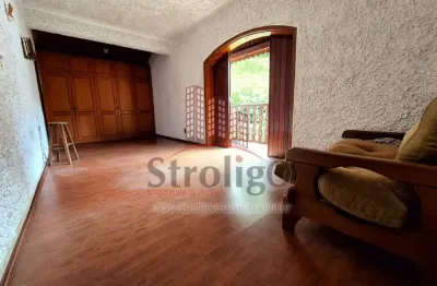 C523 Casa ampla em excelente localização próximo ao Centro, Nova Friburgo-RJ