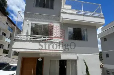 C538 Casa super moderna com 3 quartos, com energia solar, Parque Santa Elisa, Nova Friburgo-RJ