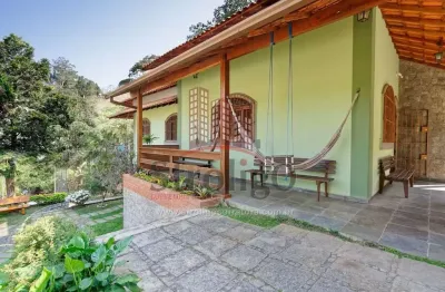 C539 Linda casa com 1000 m² de terreno, a menos de 1 km do Centro de Nova Friburgo-RJ