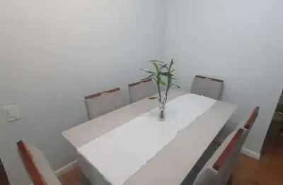 Apartamento com 2 Quartos e 2 banheiros à Venda, 77 m² por R$ 780.000