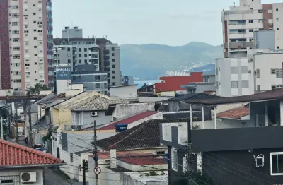 Apto em localização super privilegiada, 3 qtos sendo 1 suíte e vaga de garagem!