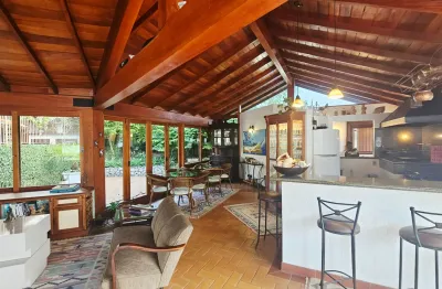 Casa residencial com viabilidade comercial na área mais valorizada de florianópolis ilha da magia.