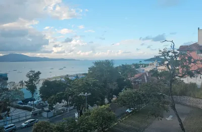 Studio novo, vista  e 50 mts mar, condominio excelente com piscina