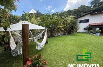 Casa de alto padrão em condomínio pé na areia – praia da cocanha.