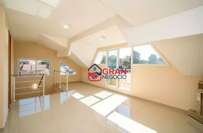 Casa com 3 quartos para alugar na Rua Nilo Peçanha, 4397, São Lourenço, Curitiba
