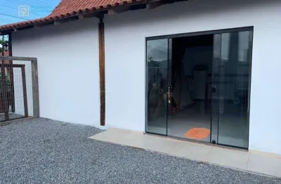 Casa com 1 dormitório para alugar por r$ 1.800,00/mês - meia praia - navegantes/sc