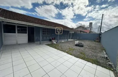 Casa com 3 quartos para alugar na Rua Comandante Francisco Dias, 91, Centro, Navegantes