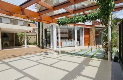 Exclusiva casa triplex em condomínio nobre no cônego – conforto e sofisticação!