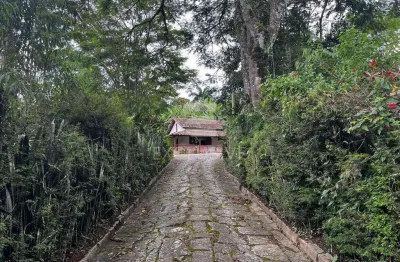 Casa tipo sítio com 3 dormitórios r$1.600.000 - duas pedras - nova friburgo